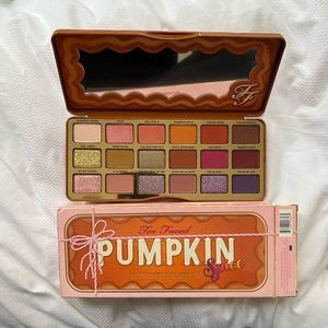 Too faced pumpkin spice eyeshadow palette